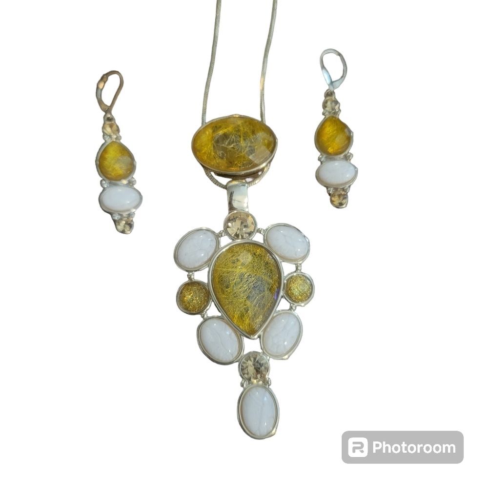 NWT Necklace and Earring set